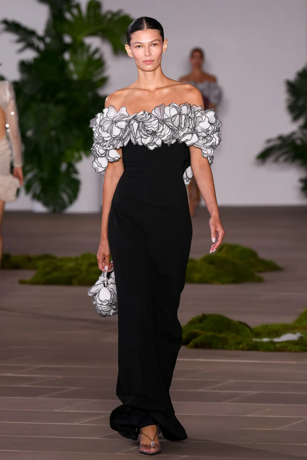 FLUTTER MAXI DRESS (RUNWAY) - Image 4